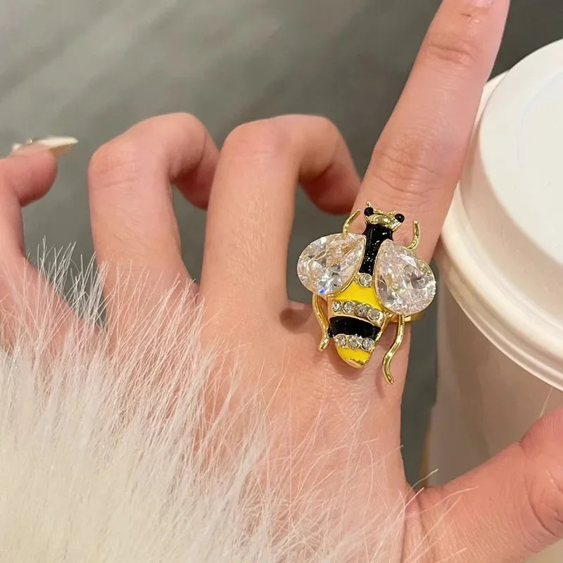 Women’s bee ring in yellow