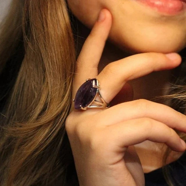 Серебряное кольцо с аметистом для женщин
