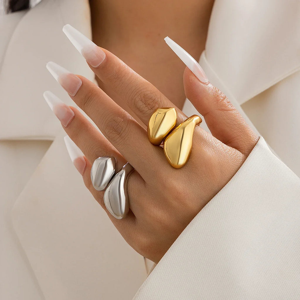 Asymmetric Large Teardrop Band Ring gold