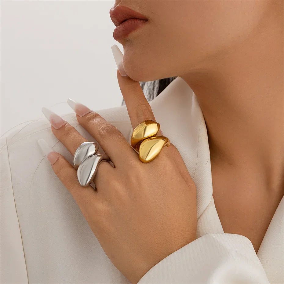 Asymmetric Large Teardrop Band Ring silver