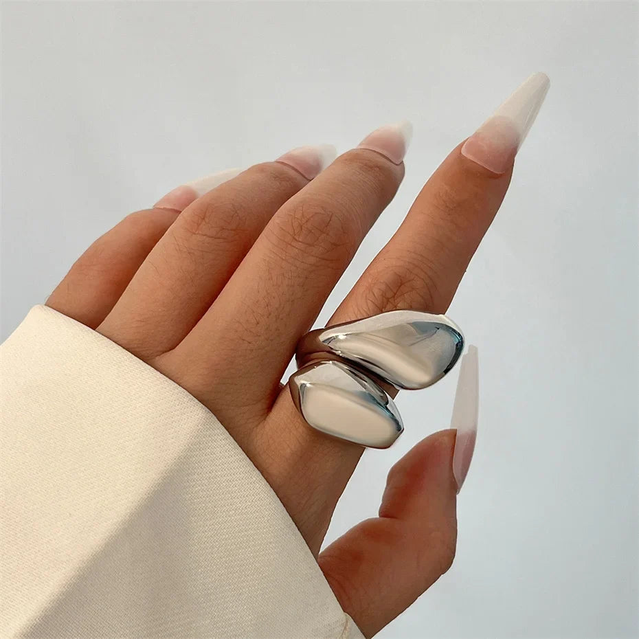 Asymmetric Large Teardrop Band Ring silver