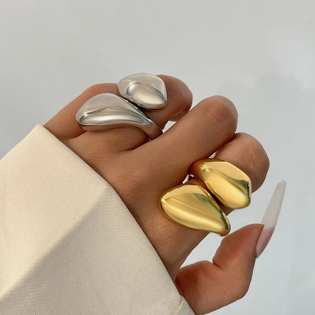 Asymmetric Large Teardrop Band Ring gold
