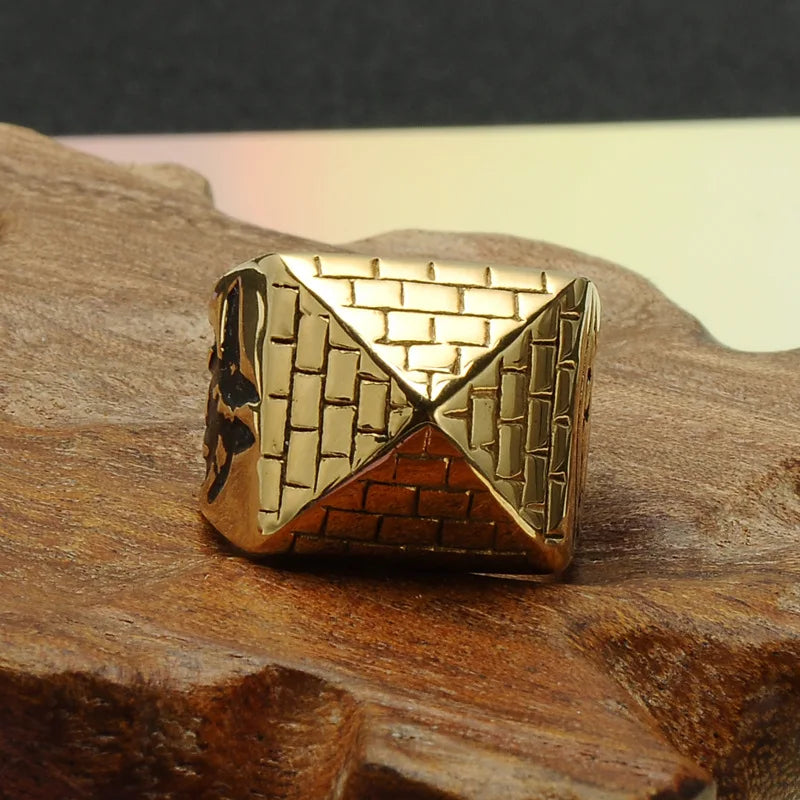 Ring with Egyptian Pyramid gold