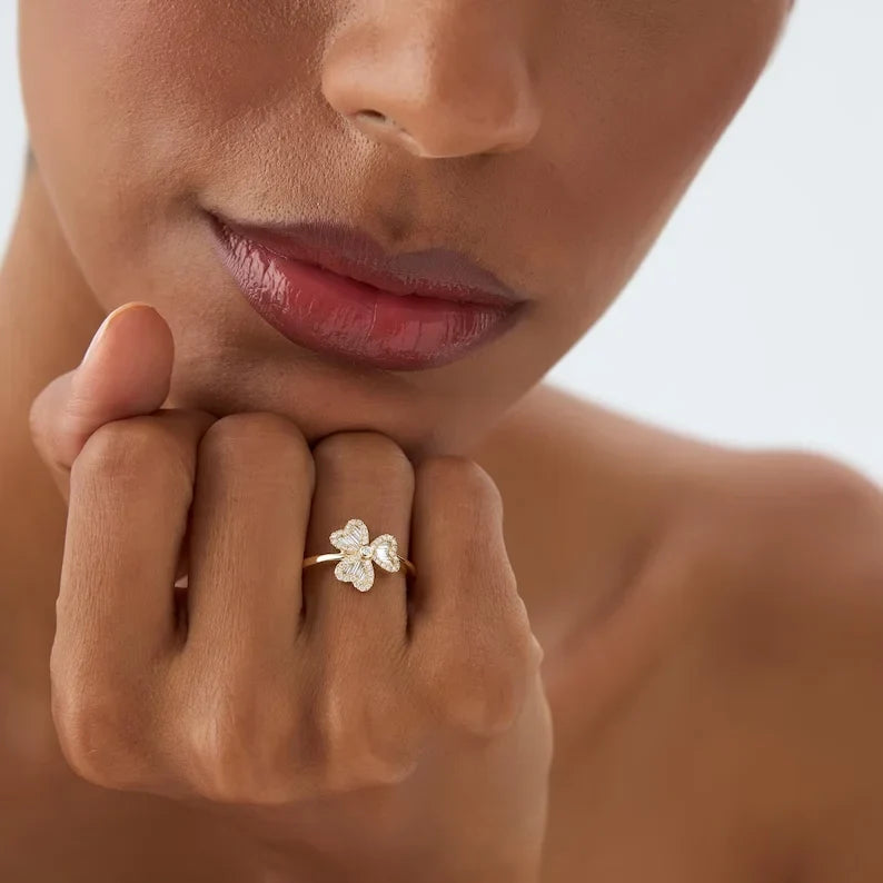 Bague avec Trèfle à 3 Feuilles en Zircon