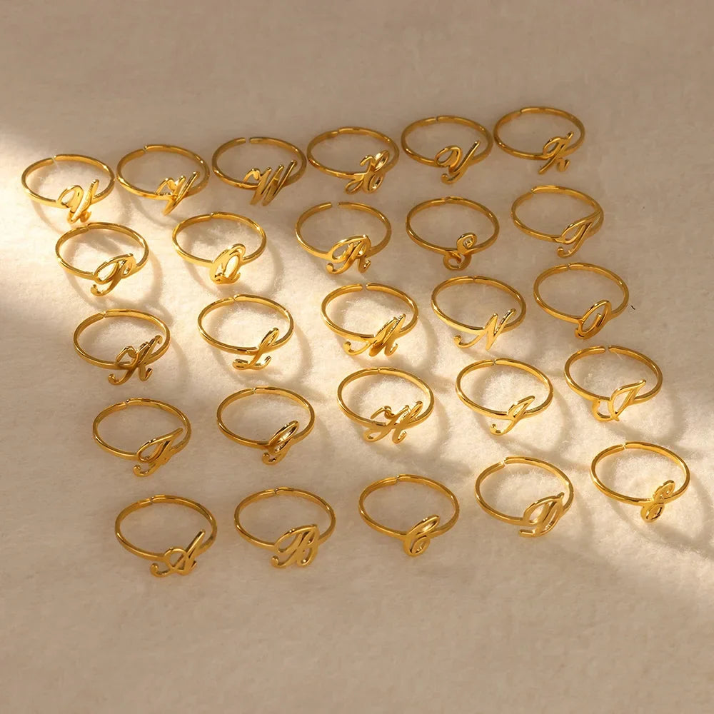 Delicate personalized ring with initial