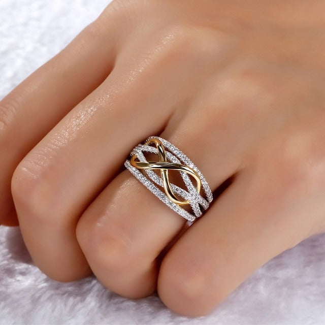 Женское кольцо «Инфинити» с золотым покрытием и бриллиантом