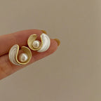 Boucles d'Oreilles Clou en Nacre et Perle Coquillage 