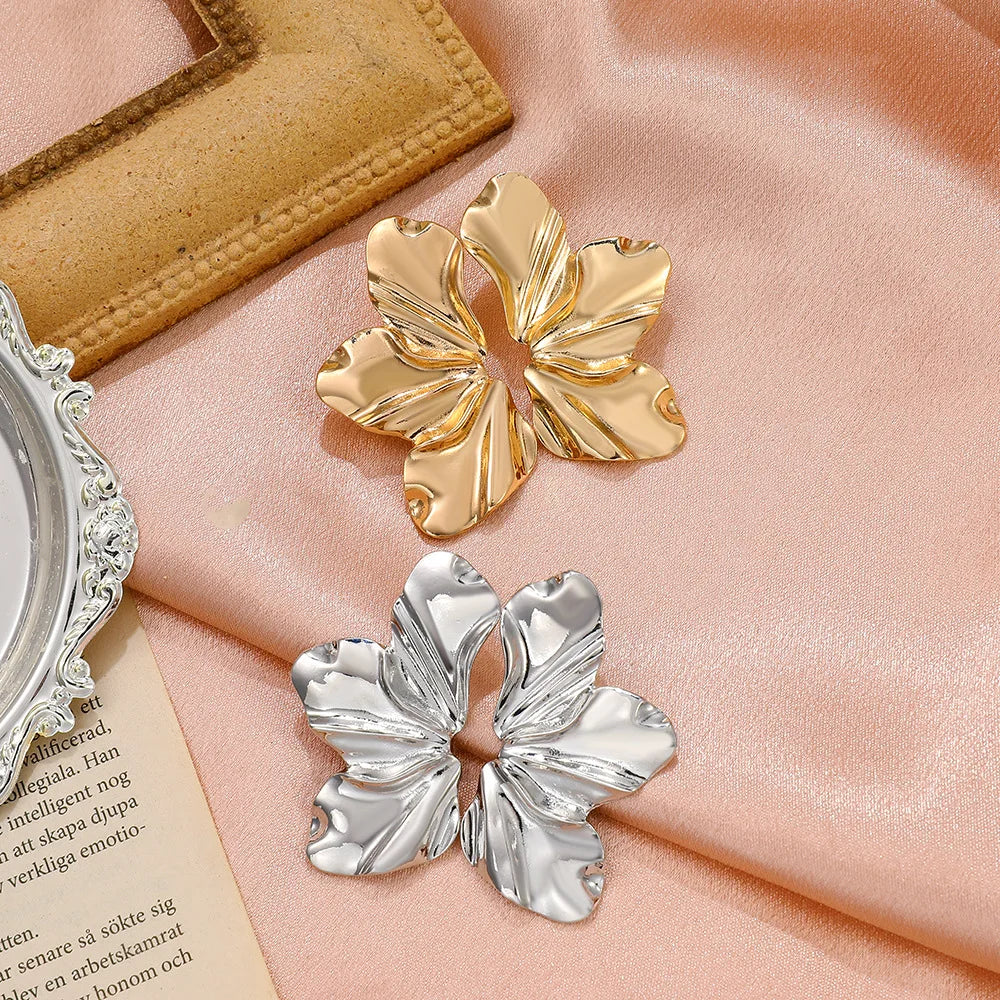 Demi-Flower Stud Earrings silver