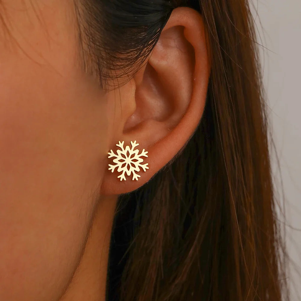 Women’s Snowflake Stud Earrings silver