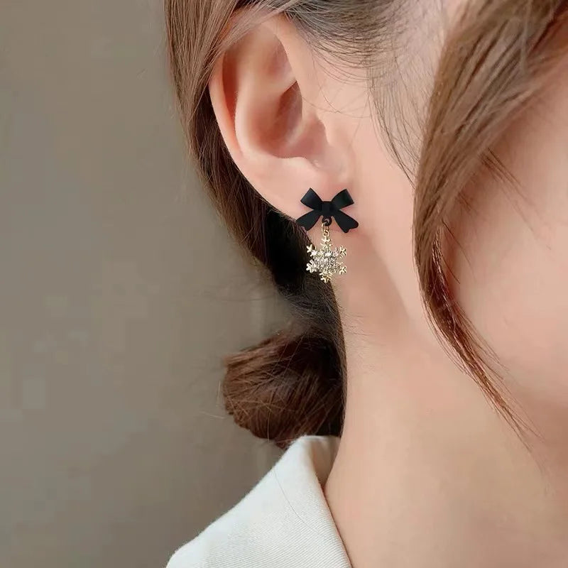 Women's Winter Snowflake Bow Earrings Black