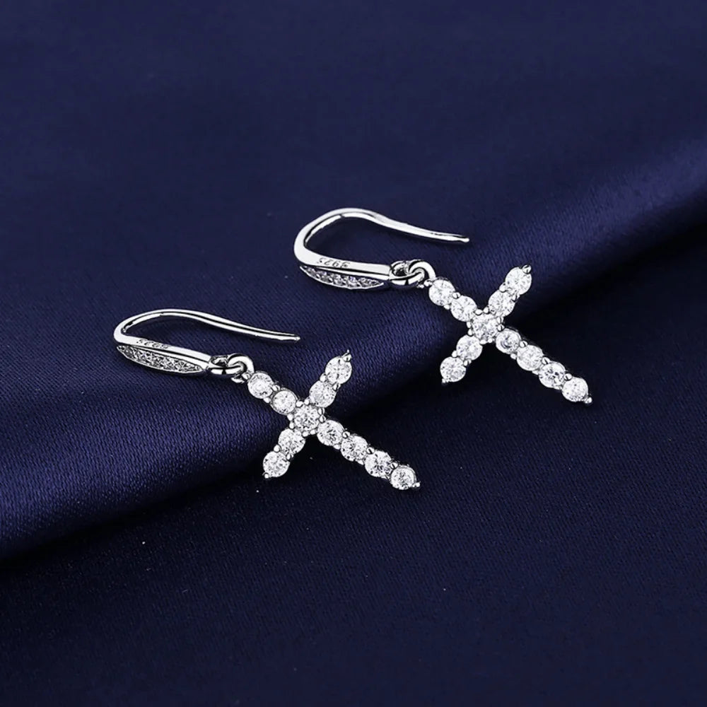 Серебряные подвесные серьги с крестом из циркония