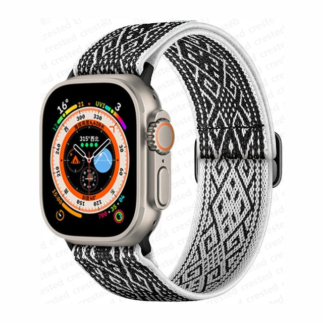 سوار Apple Watch من النايلون المنسوج باللونين الأبيض والأسود