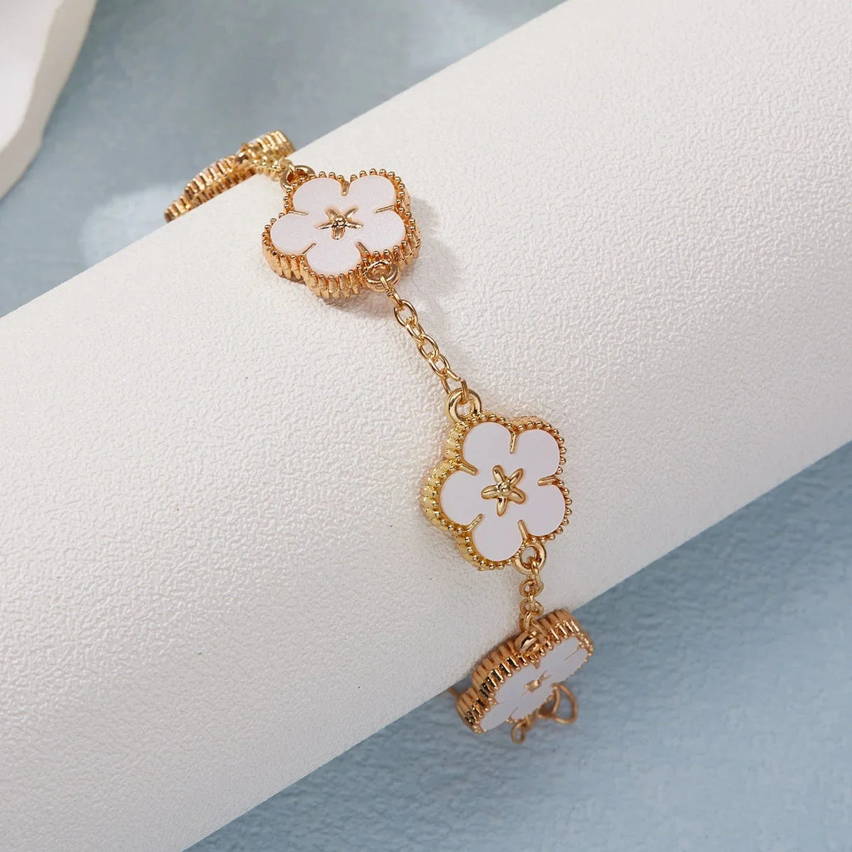 Women's Flower Bracelet white