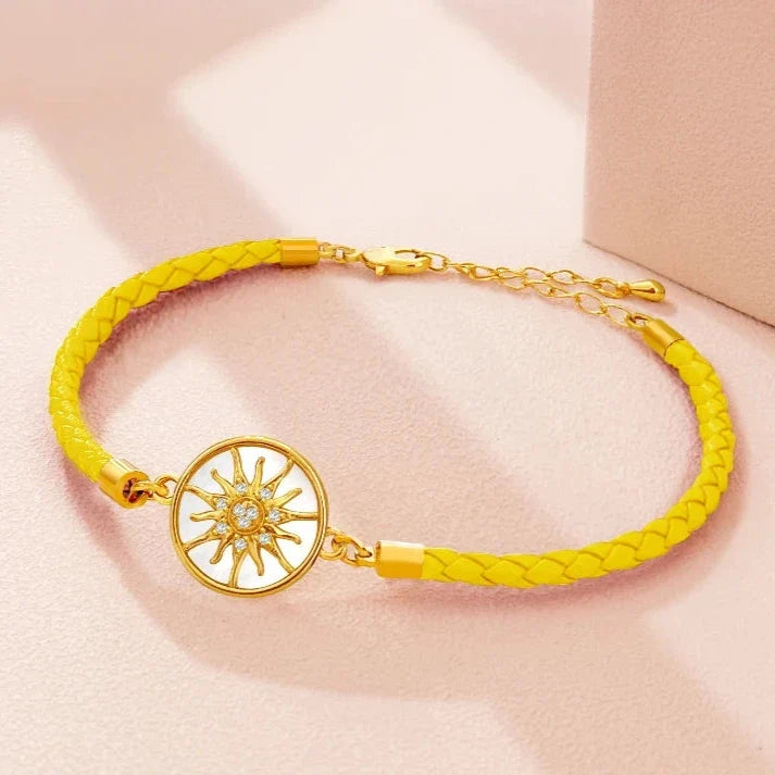 Compass Bracelet in Leather with Compass Rose, yellow gold