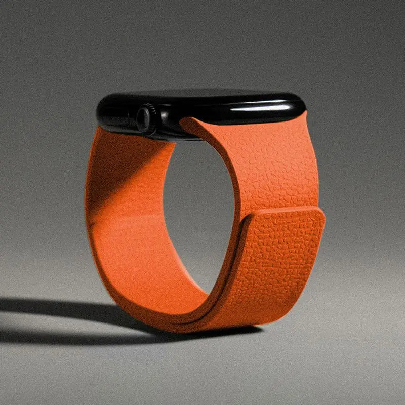 Сменный ремешок для Apple Watch из магнитного силикона оранжевый