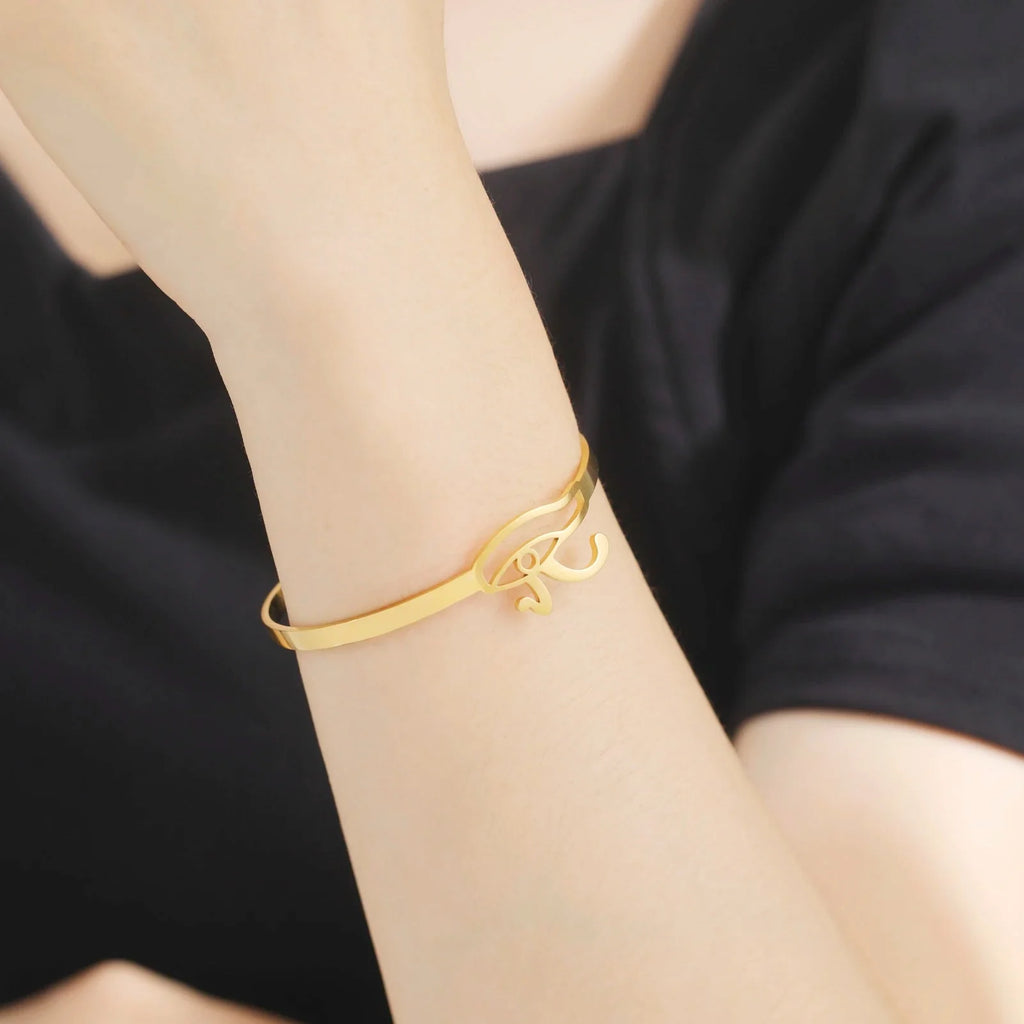 Ancient Egypt Bracelet with Eye of Horus in gold