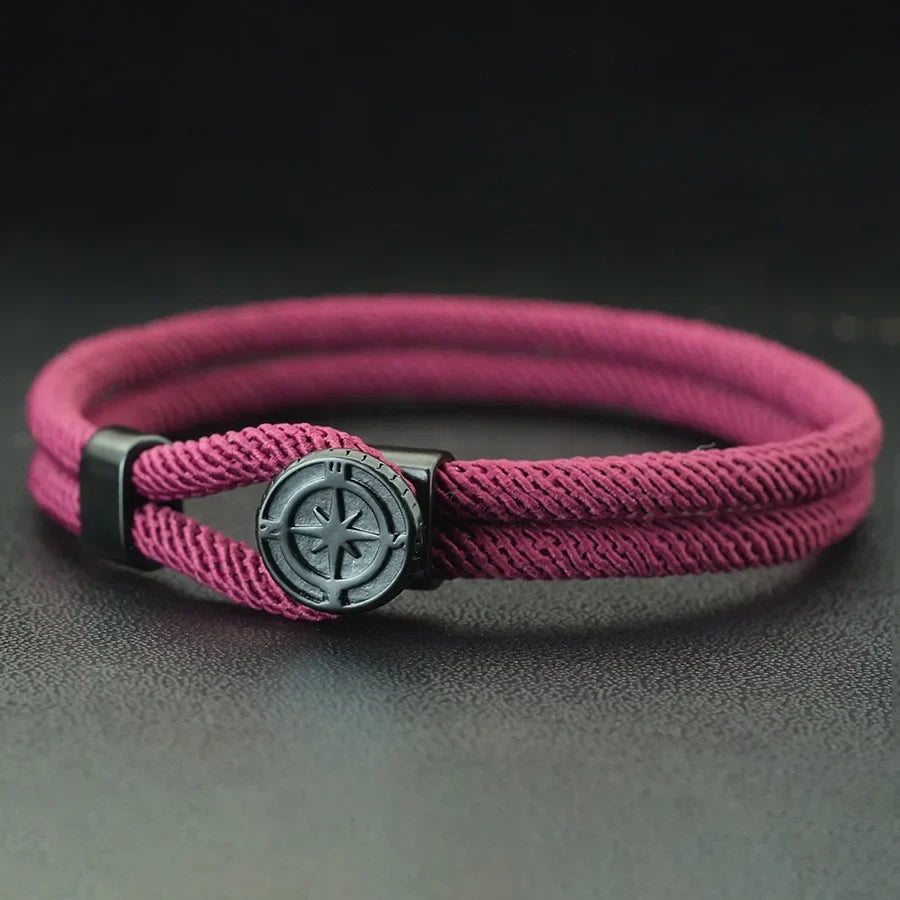 Браслет на шнуре с черным компасом Rose des Vents бордовый