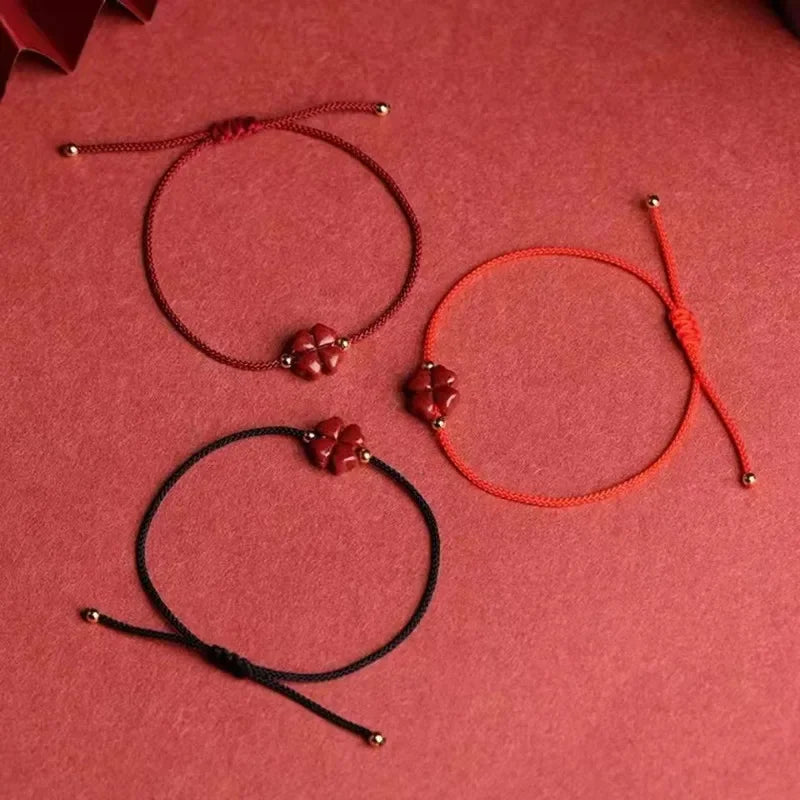 Bracelet en Corde avec Trèfle à 4 Feuilles en Pierre de Cinabre rouge foncé