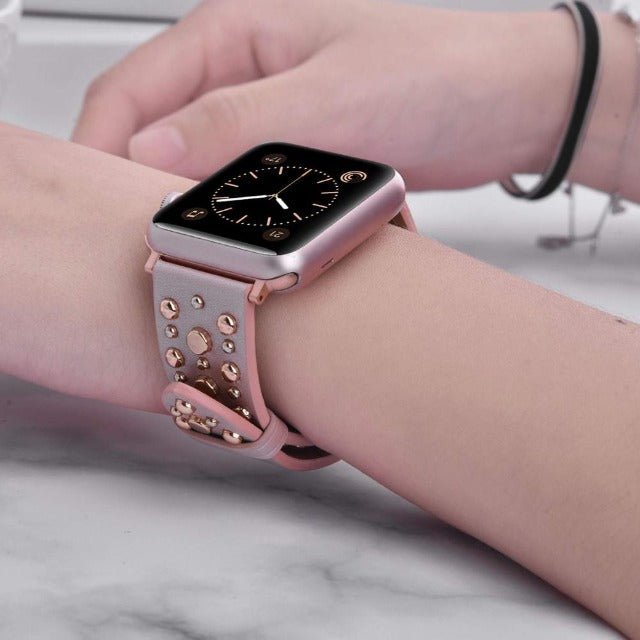 Кожаный ремешок с заклёпками для Apple Watch