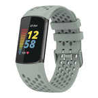 Силиконовый ремешок для часов Fitbit Charge 5, Charge 6 серый