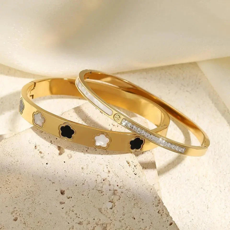 5-Petal Fine Flowers Figaro Bracelet b