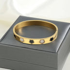 5-Petal Fine Flowers Figaro Bracelet b