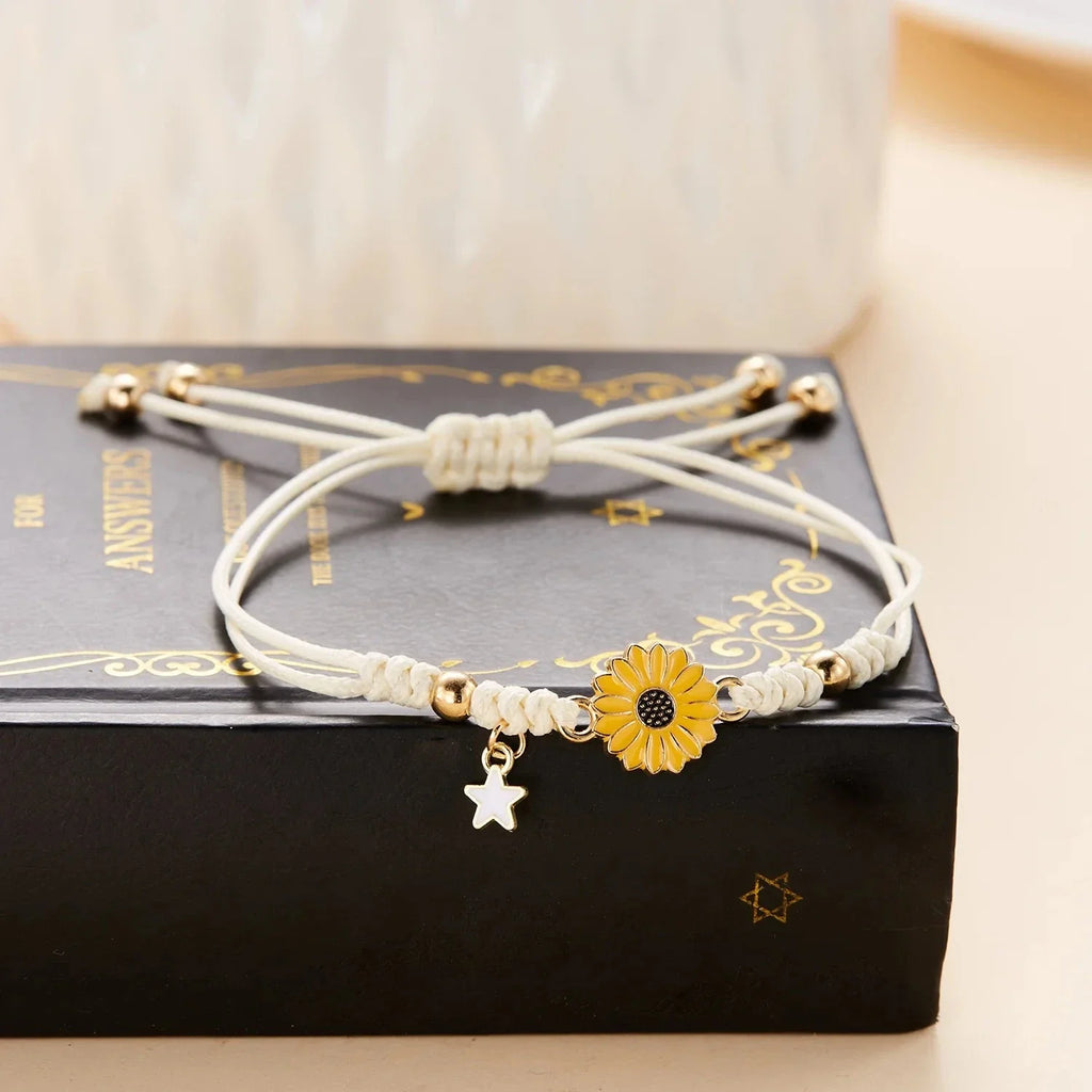 Daisy Flower Curb Bracelet in Yellow