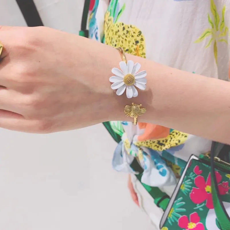Daisy Chain Bracelet