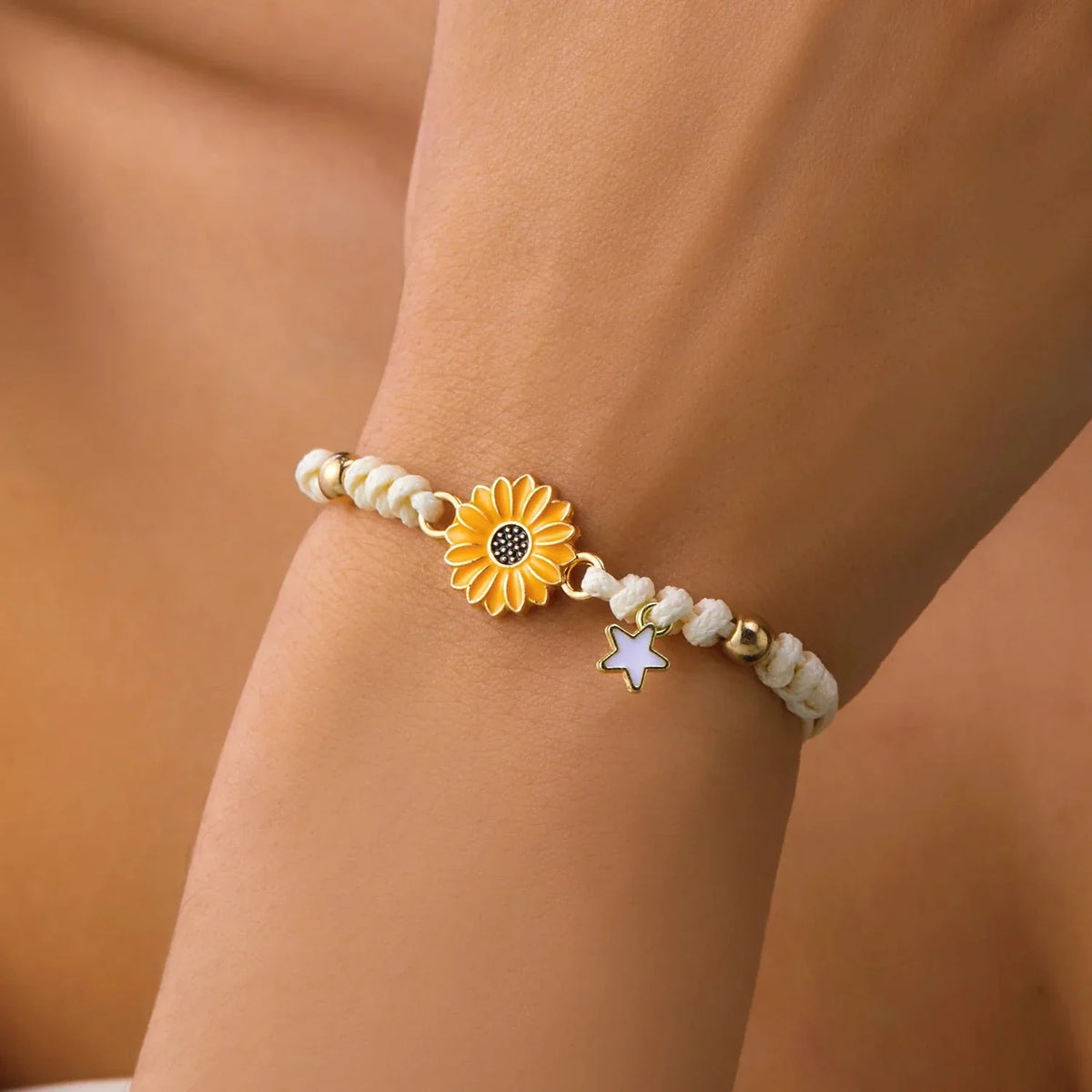 Daisy Flower Curb Bracelet in Yellow