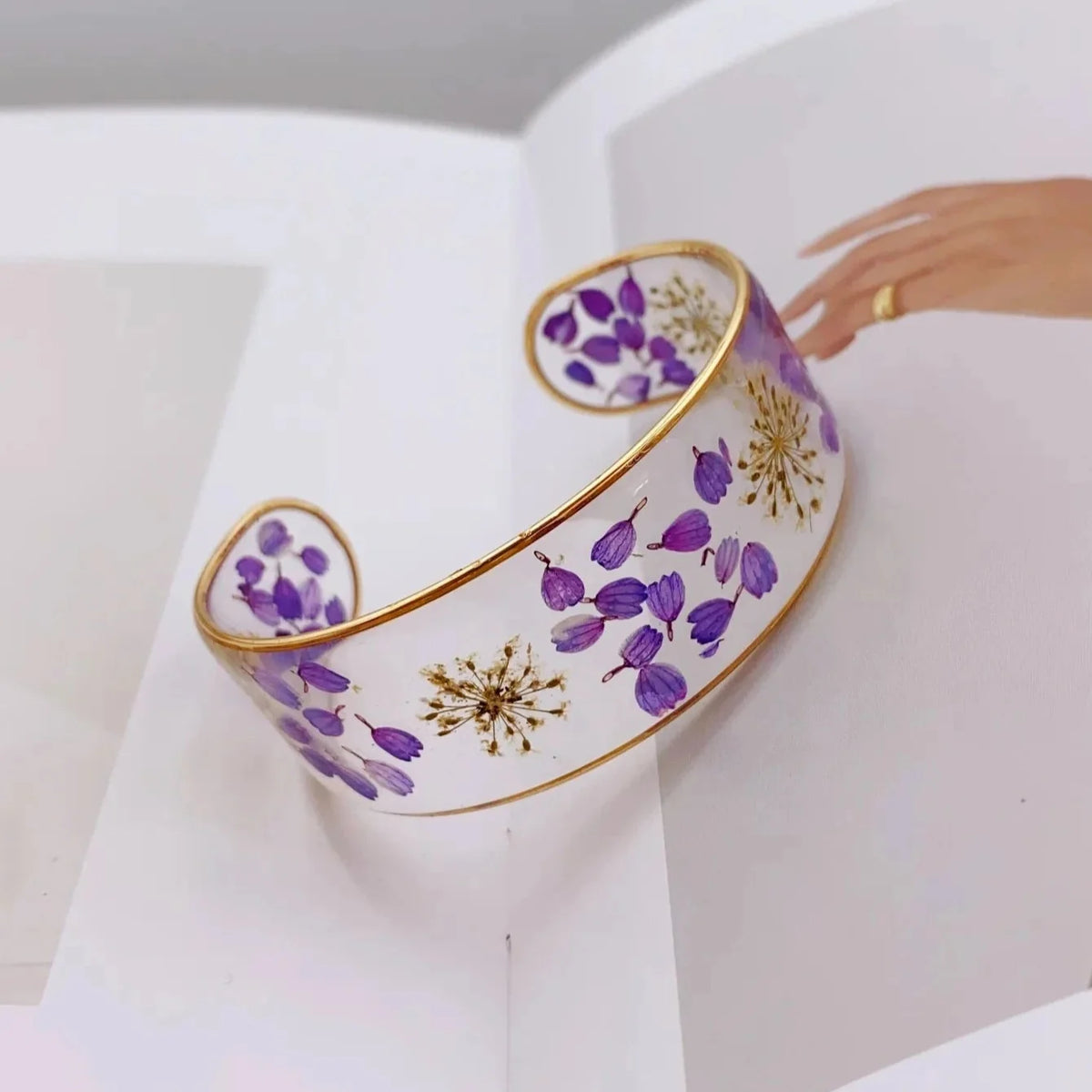 Transparent Resin Flower Chain Bracelet purple a