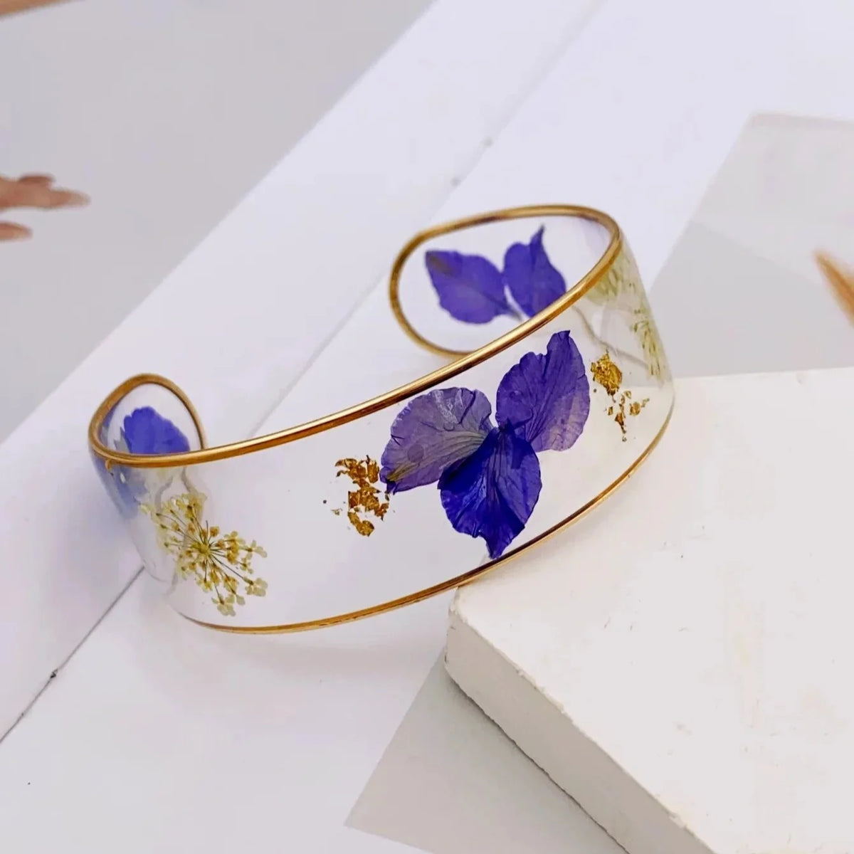 Transparent Resin Flower Chain Bracelet Dark Blue a