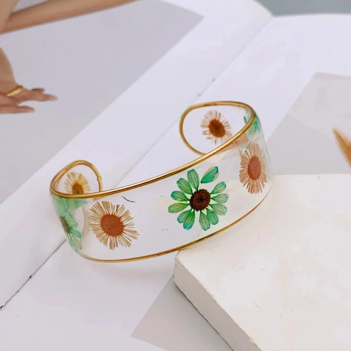 Transparent Resin Flower Chain Bracelet green b