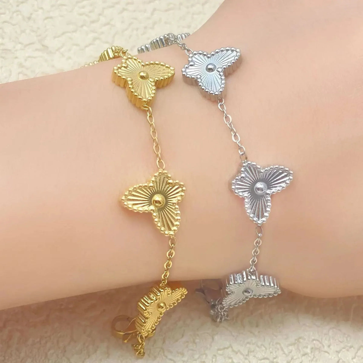 Floral Figaro Bracelet with 4 Petals