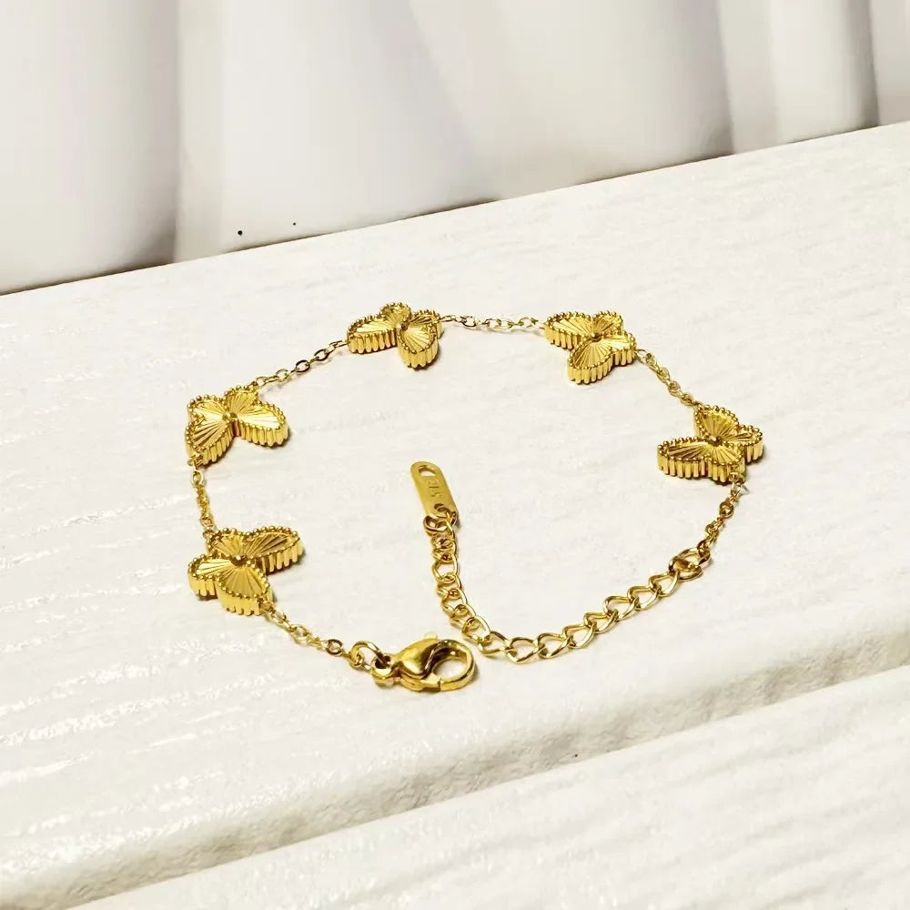 Floral Figaro Bracelet with 4 Petals