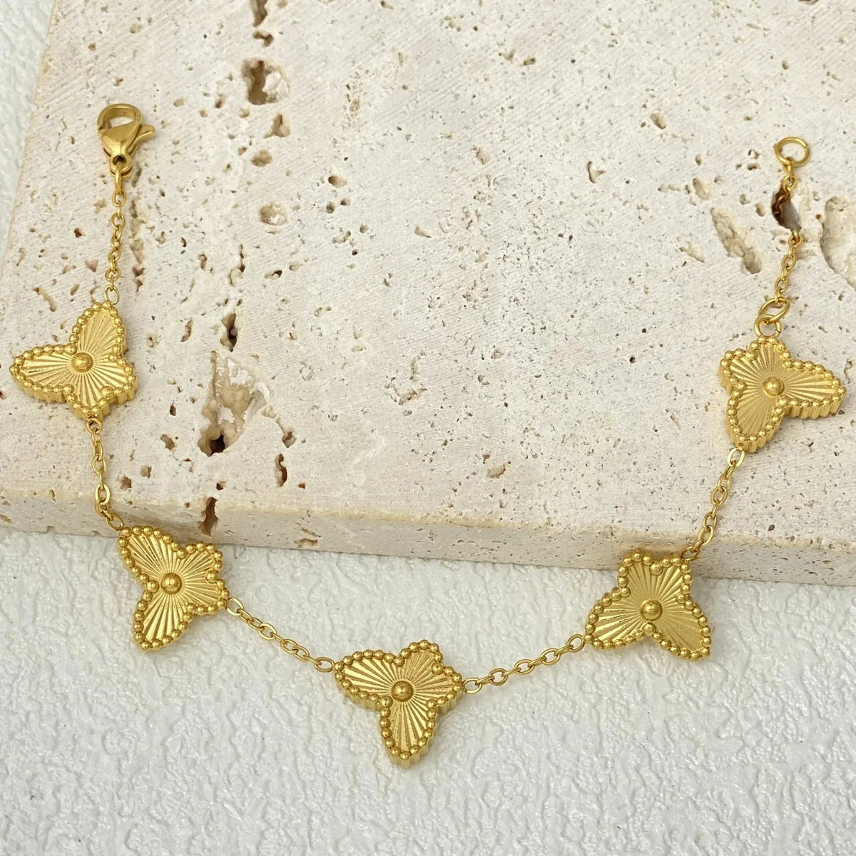 Floral Figaro Bracelet with 4 Petals