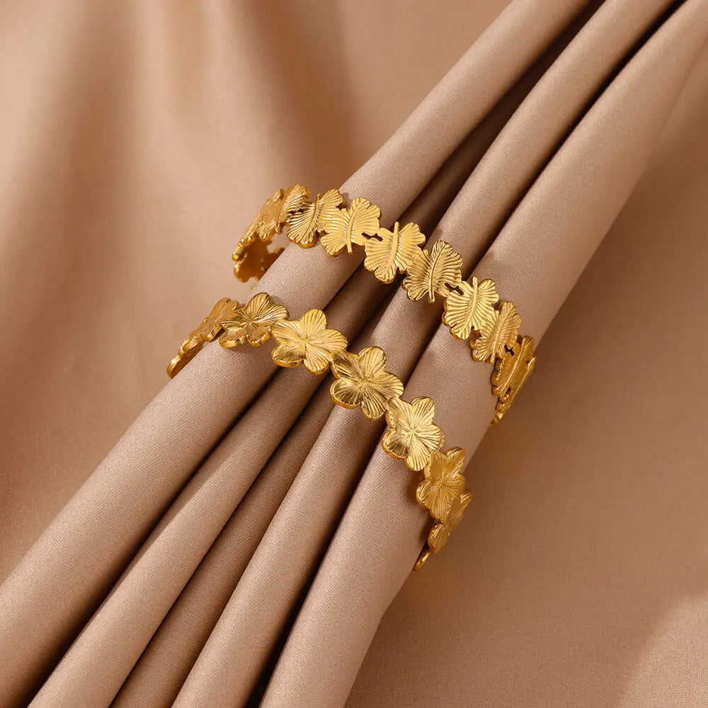 5-Petal Flower Curb Bracelet