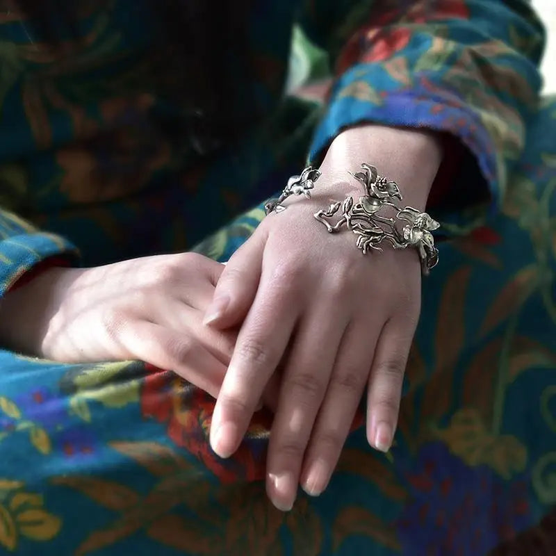 Magnolia Flower Curb Chain Bracelet