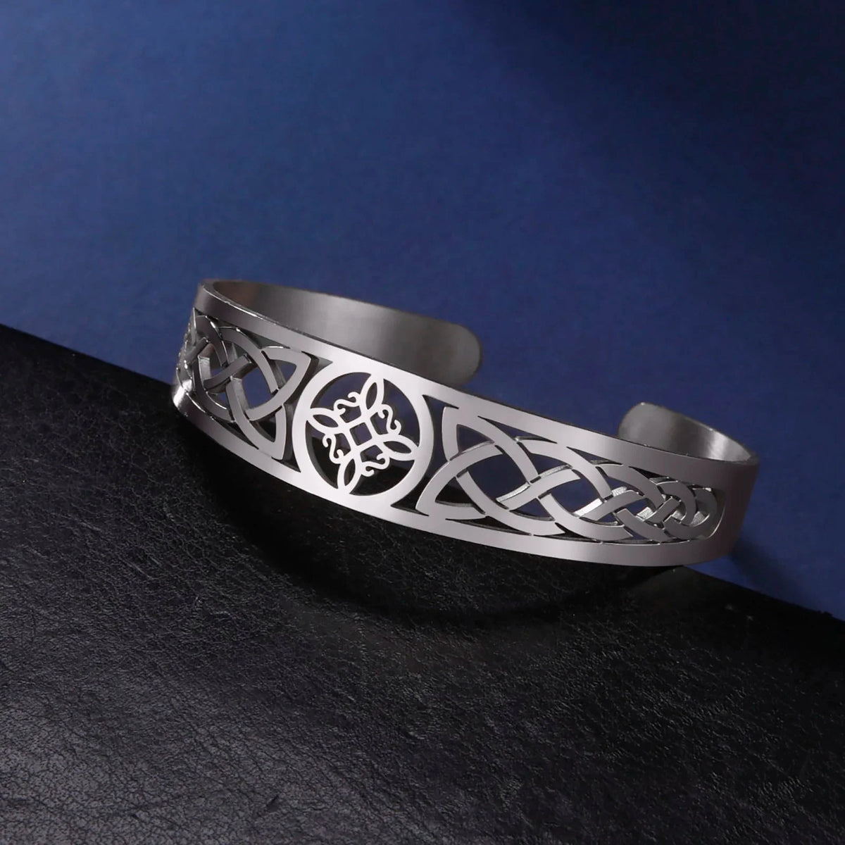 Witch's Knot Bracelet, Protective Wiccan Chain Bracelet, Silver