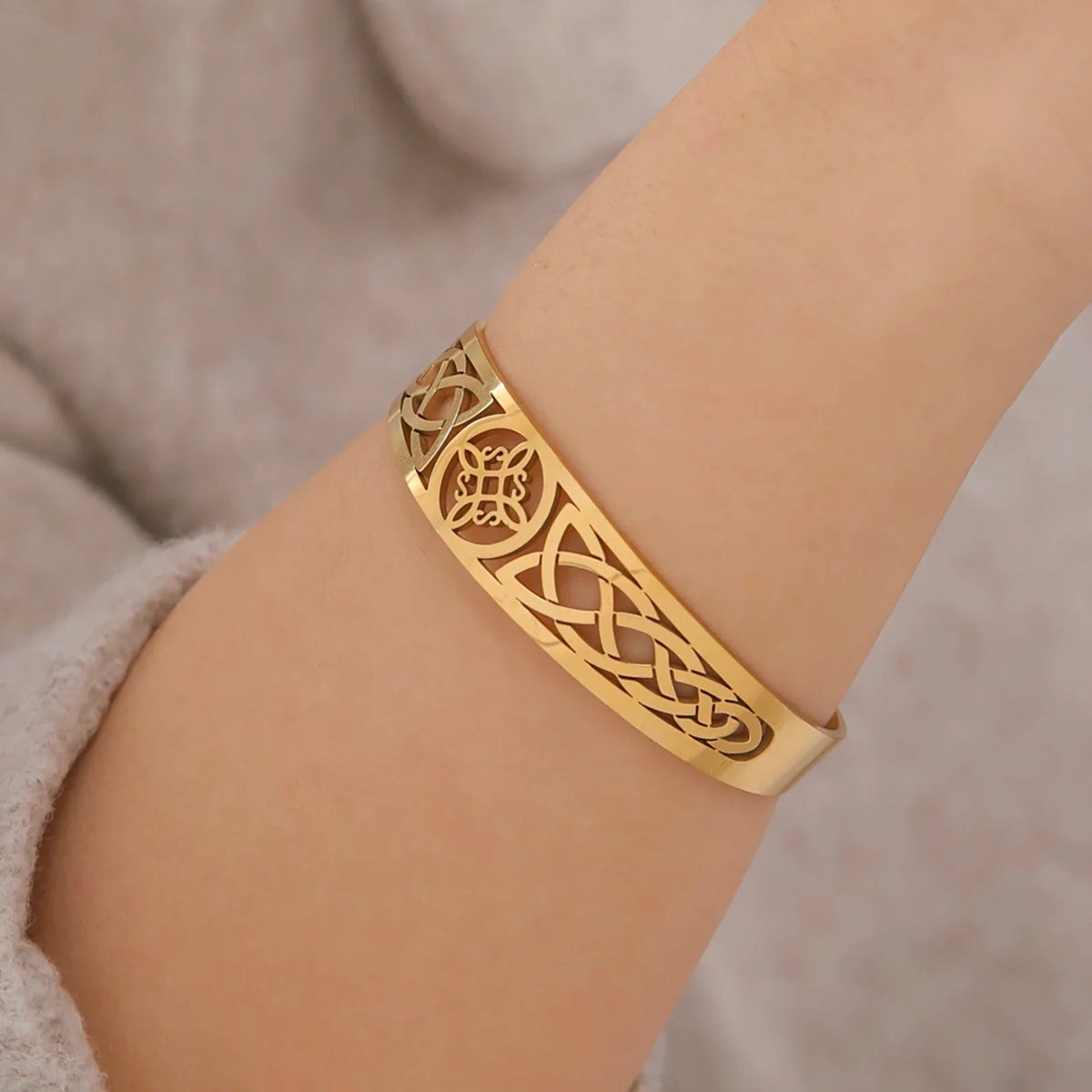 Wiccan Protection Witch's Knot Bracelet