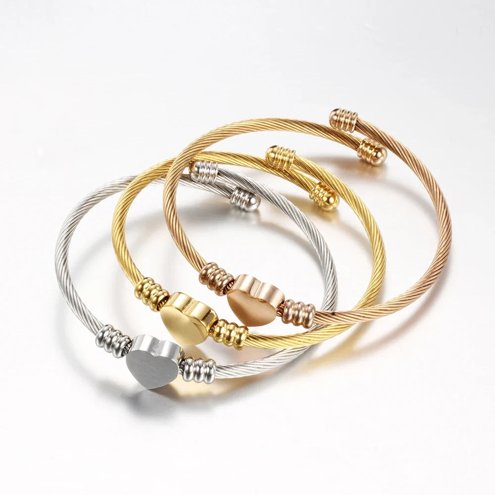 Adjustable Heart Curb Chain Bracelet for Women, Gold