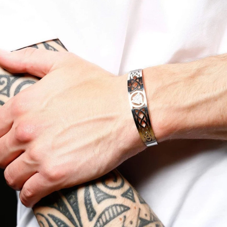 Adjustable Viking Valknut bracelet
