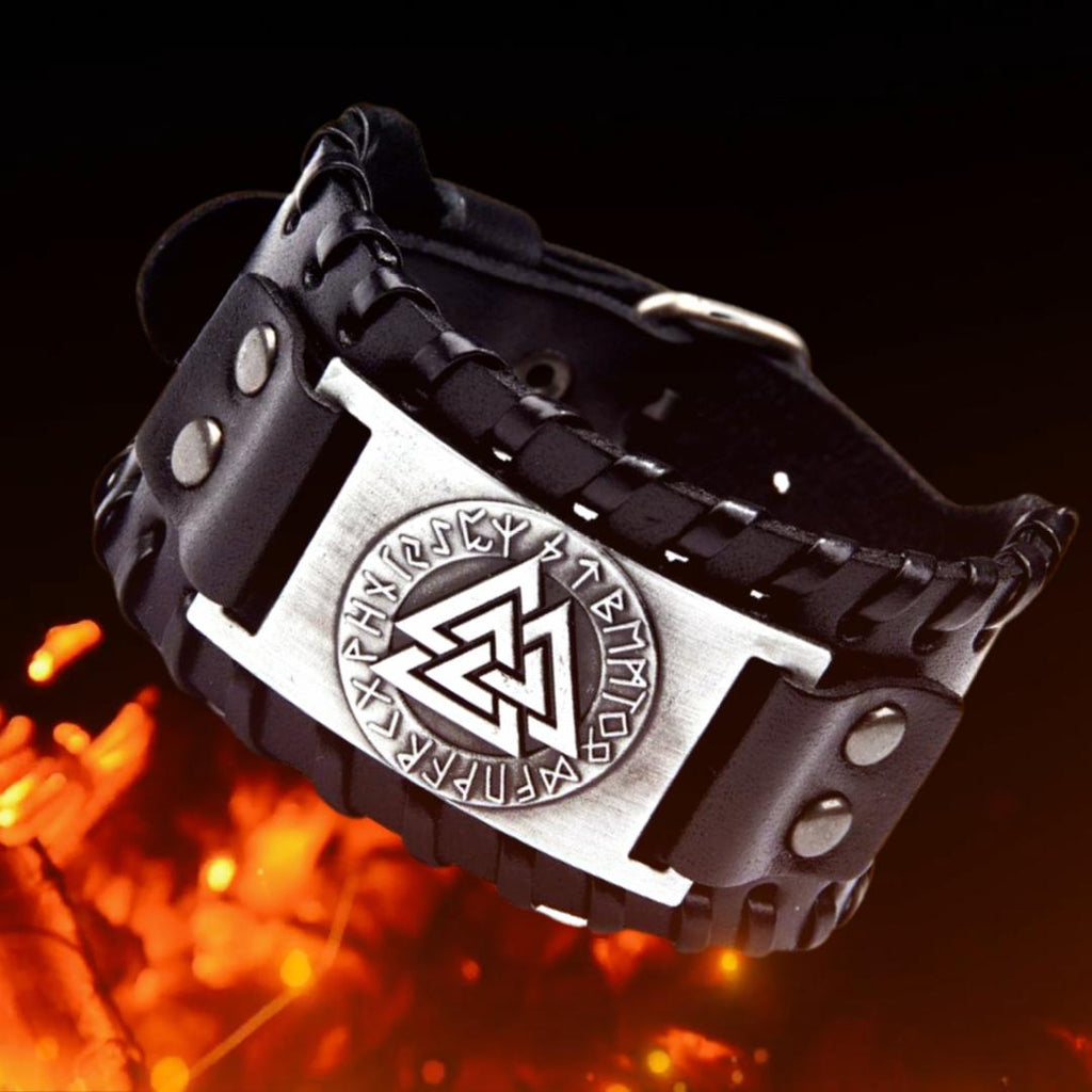Серебристый браслет викингов Valknut