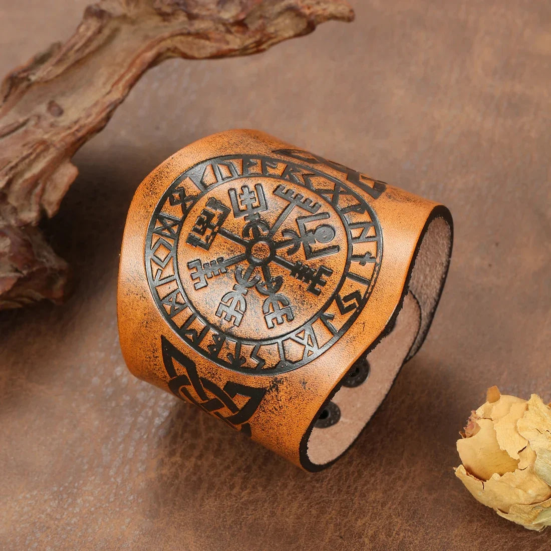 Viking Vegvisir Bracelet in Brown Leather