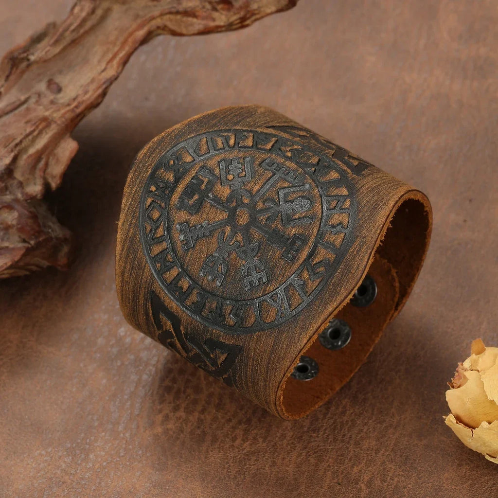 Браслет викинг Vegvisir из темно-коричневой кожи