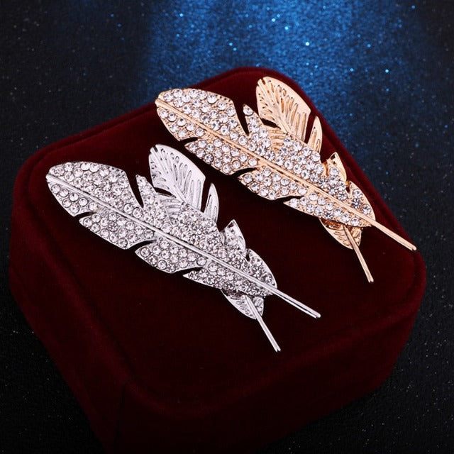 Feather Lapel Pin – Elegant Suit Brooch
