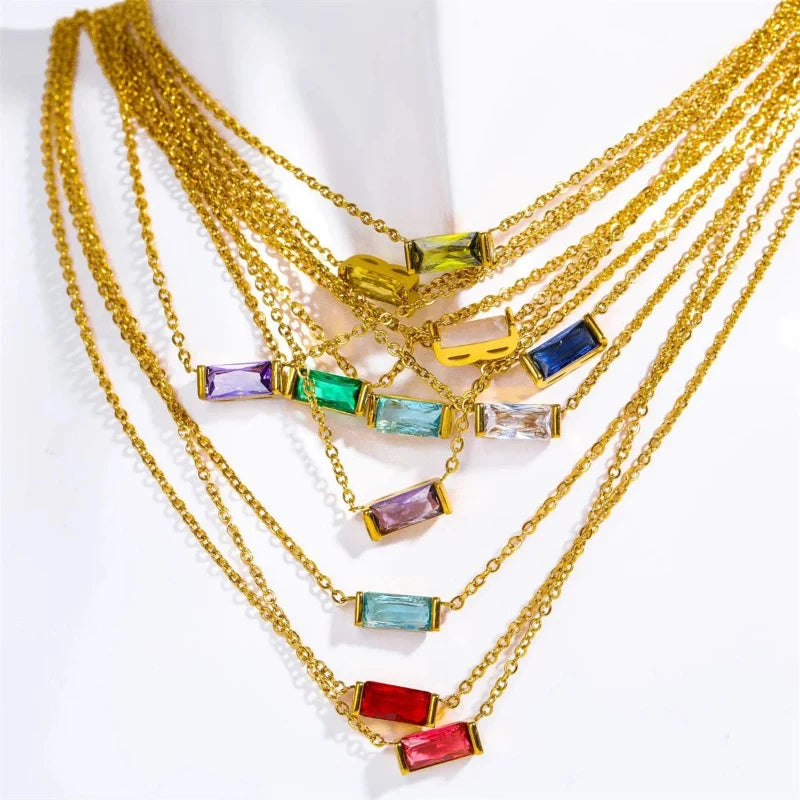 Ожерелье с изящным цветным кулоном-камнем месяца рождения