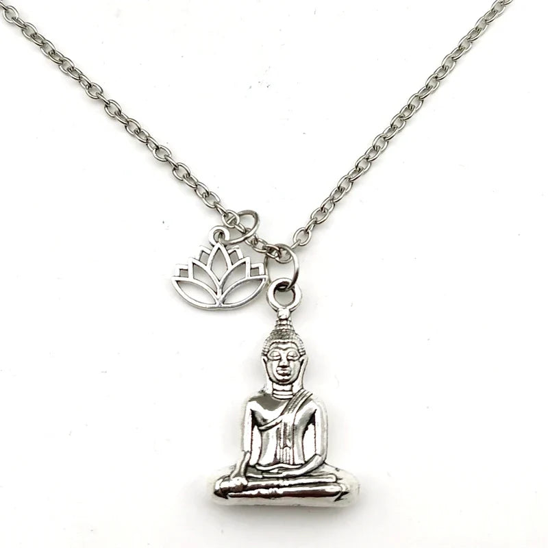 Collier avec Pendentif Bouddha et Fleur de Lotus