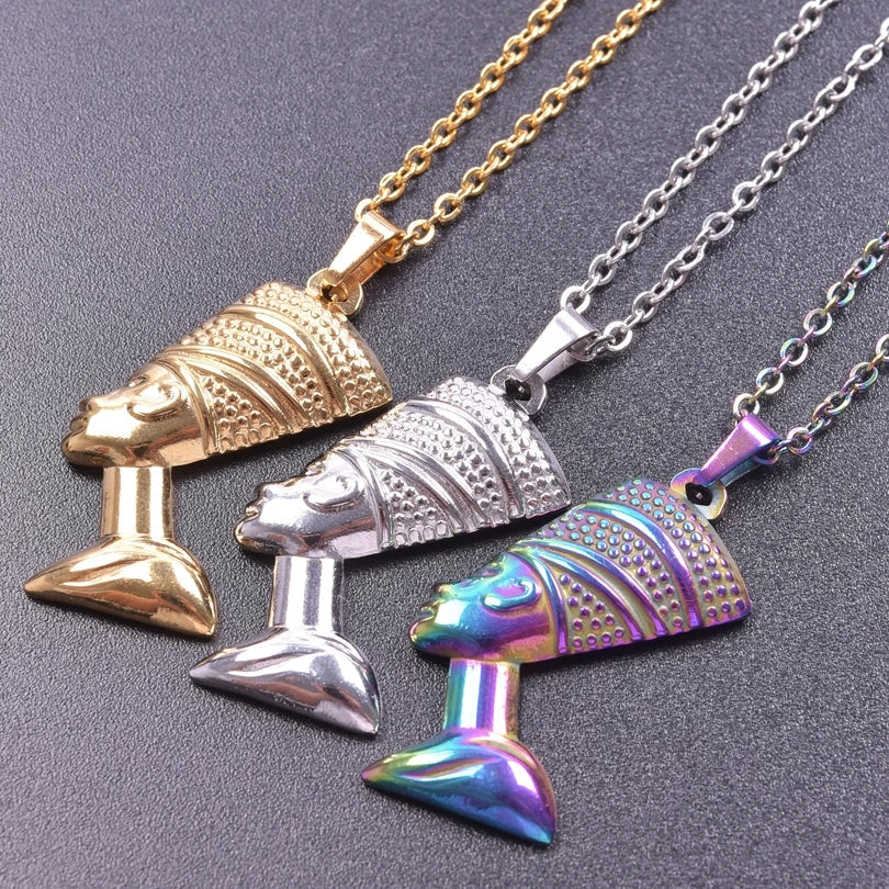 Neferiti Pendant Necklace in Gold