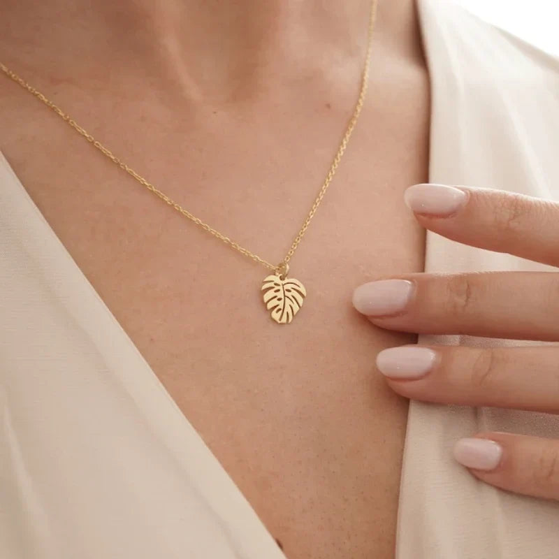 Necklace with Palm Leaf Pendant gold