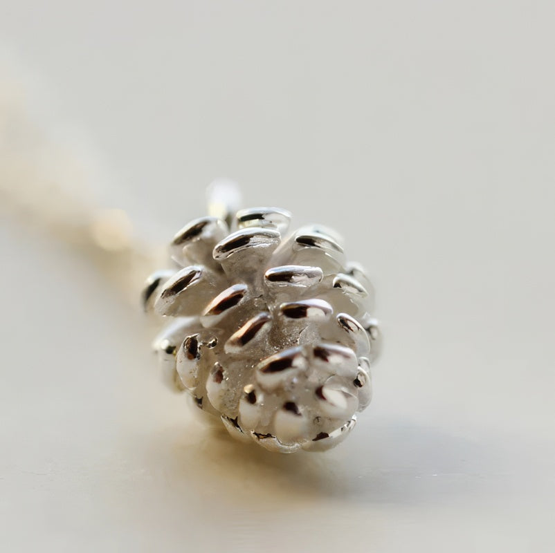 Collier avec Pendentif Pomme de Pin